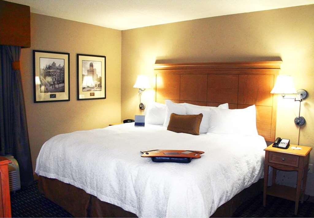 Hampton Inn & Suites Albany-Downtown Номер фото