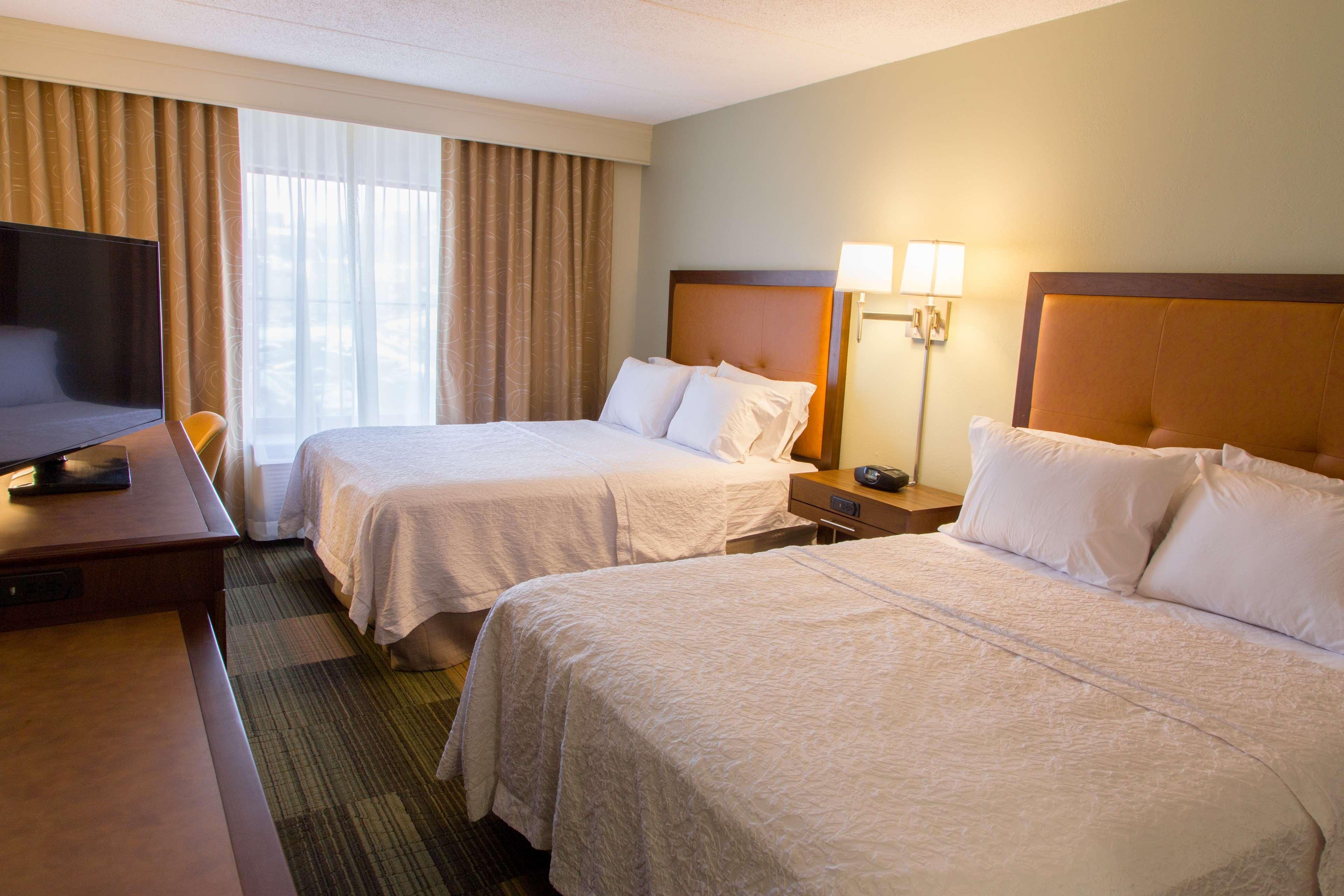 Hampton Inn & Suites Albany-Downtown Екстер'єр фото