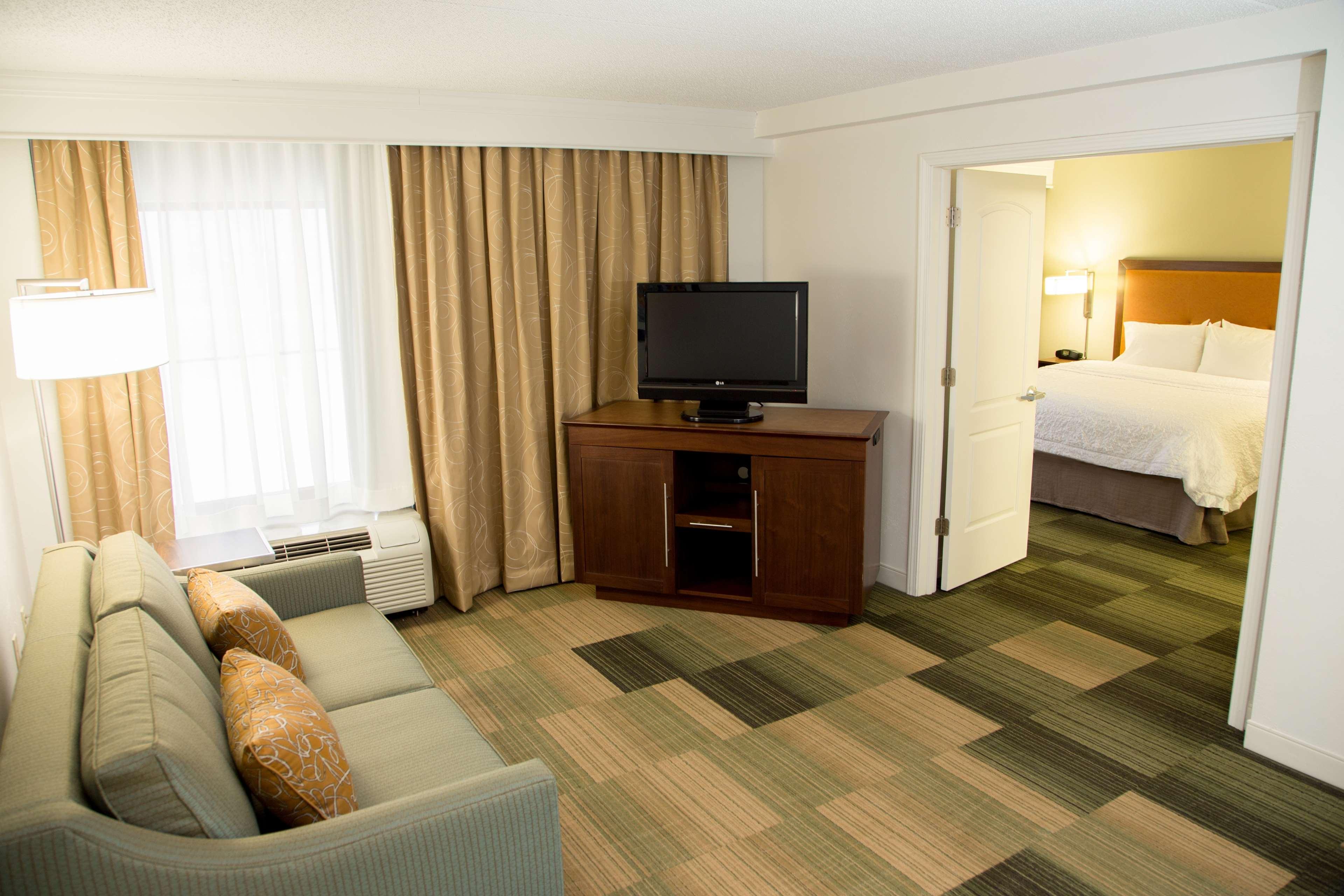 Hampton Inn & Suites Albany-Downtown Екстер'єр фото