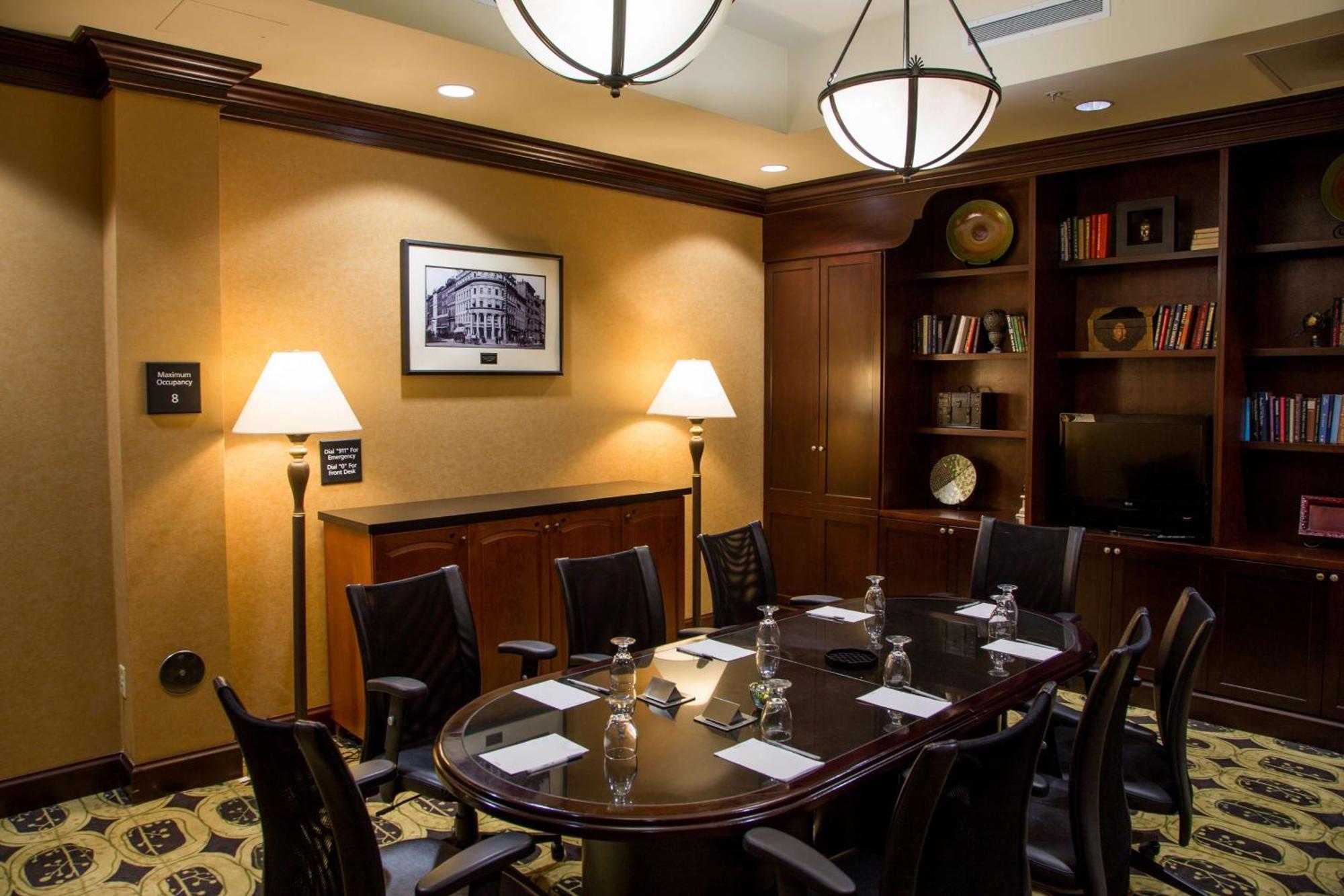 Hampton Inn & Suites Albany-Downtown Екстер'єр фото