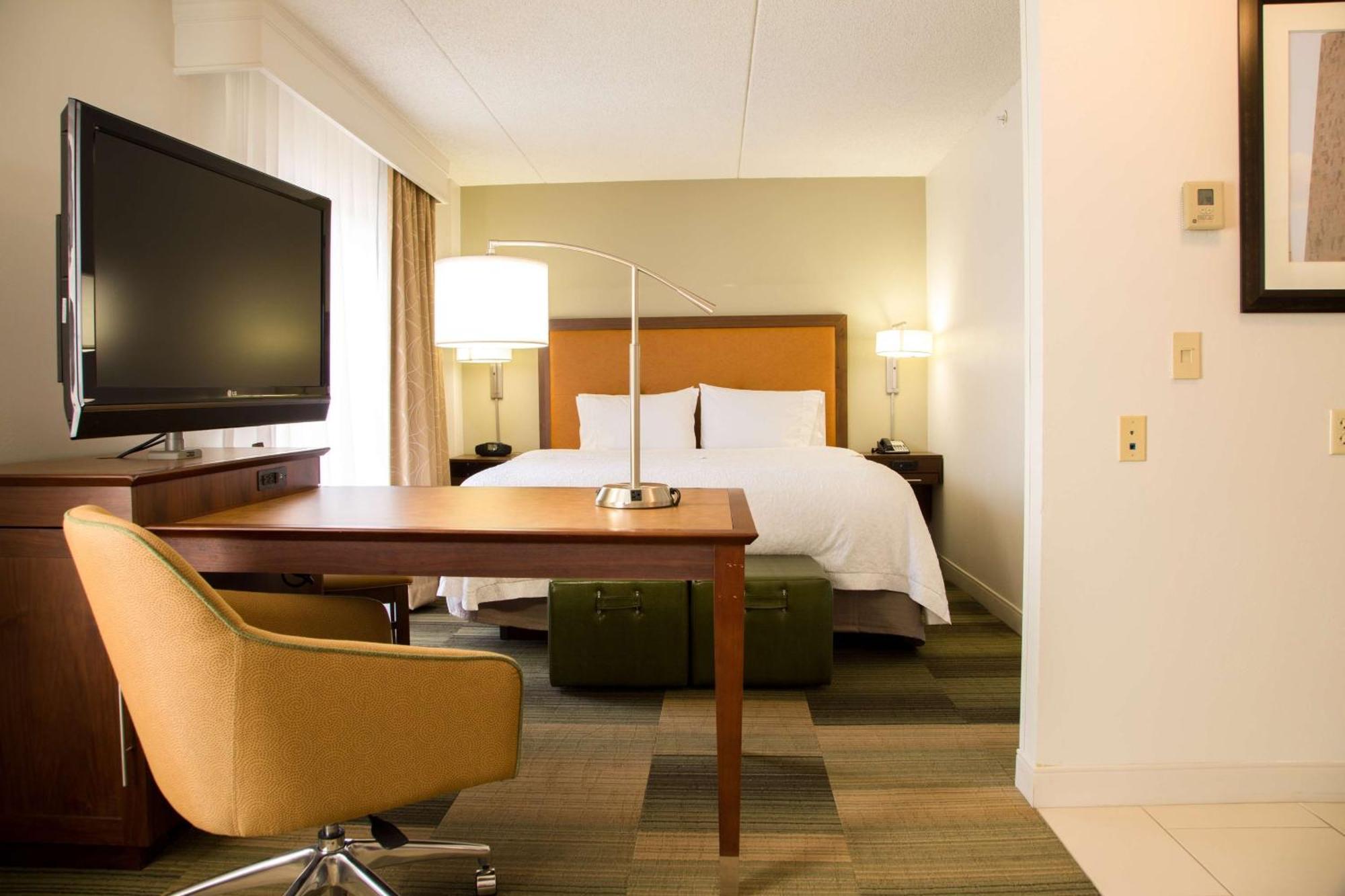 Hampton Inn & Suites Albany-Downtown Екстер'єр фото