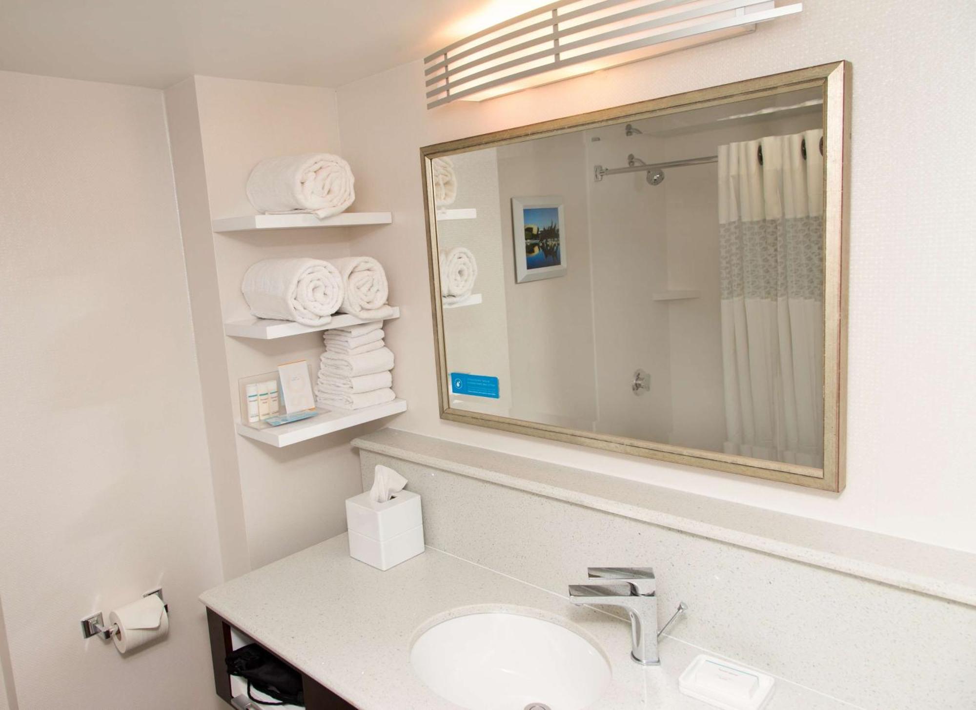 Hampton Inn & Suites Albany-Downtown Екстер'єр фото