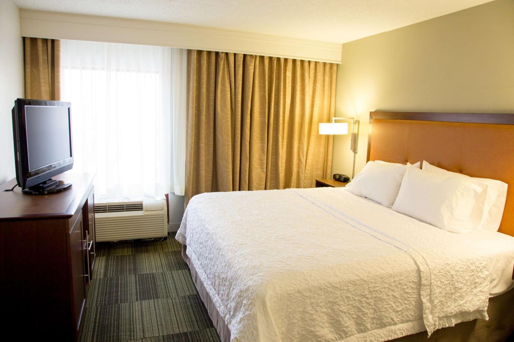 Hampton Inn & Suites Albany-Downtown Екстер'єр фото