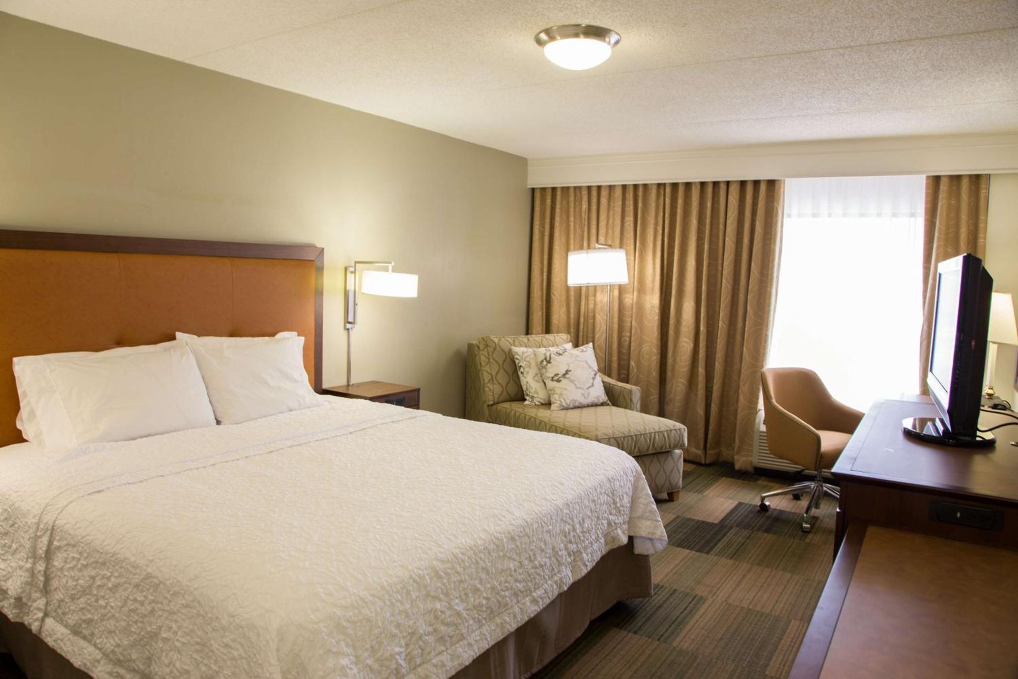 Hampton Inn & Suites Albany-Downtown Екстер'єр фото