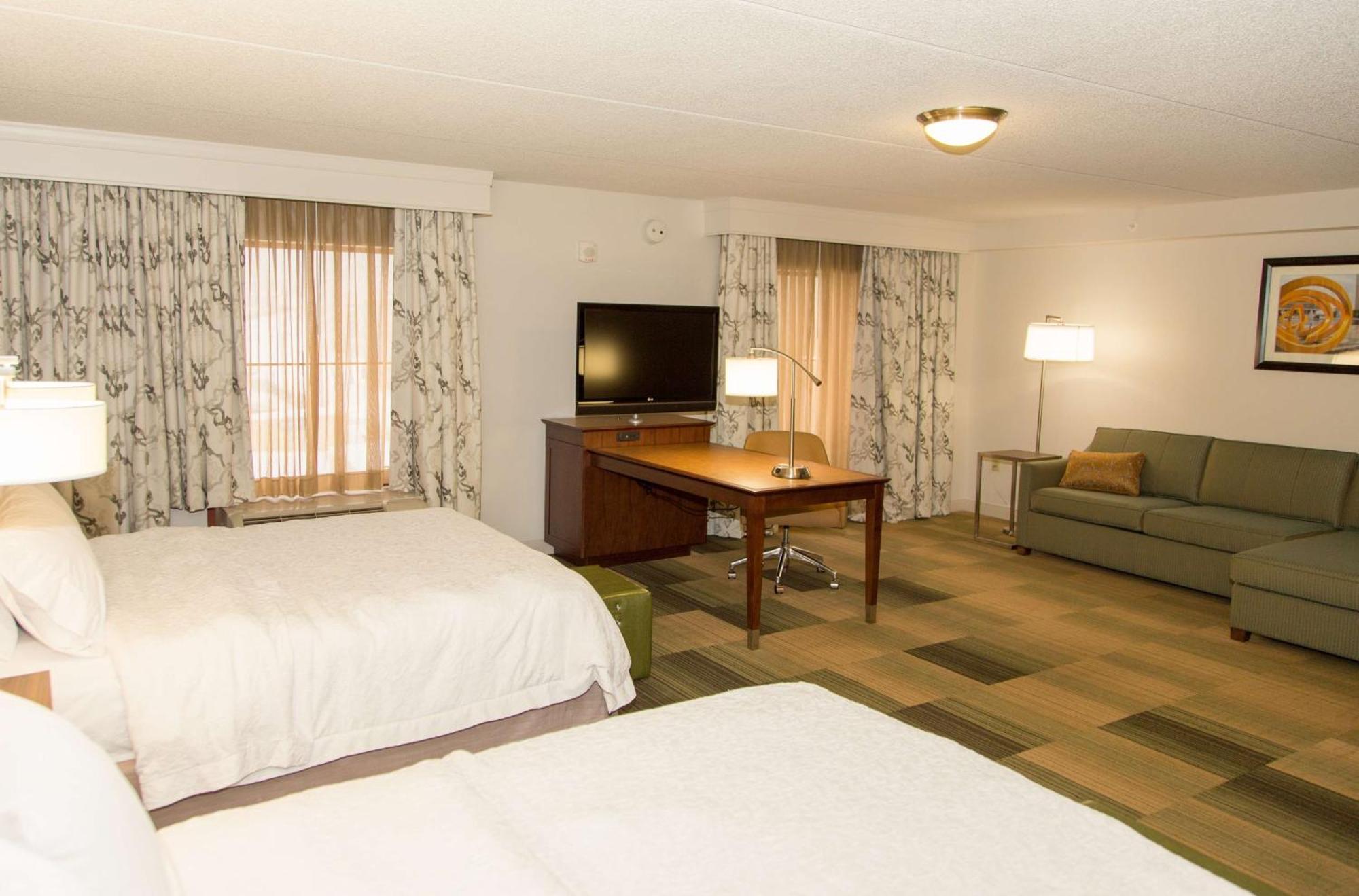 Hampton Inn & Suites Albany-Downtown Екстер'єр фото