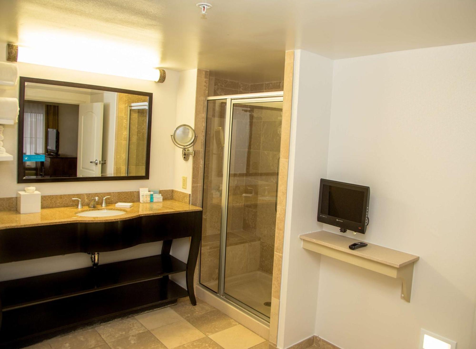 Hampton Inn & Suites Albany-Downtown Екстер'єр фото